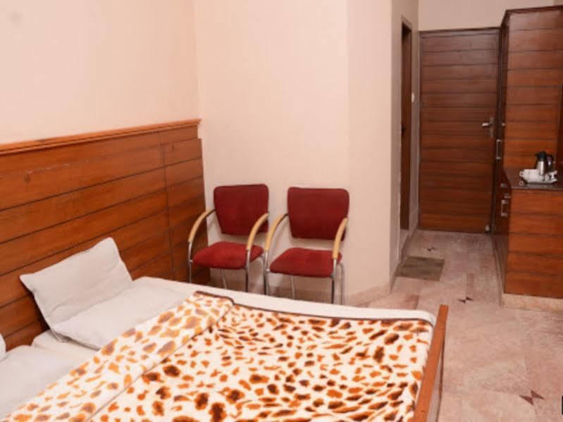 Capital O 10953 Dayal Lodge - A Boutique Hotel Agra  Esterno foto